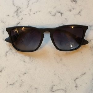 Ray Ban women’s Erica round sunglasses